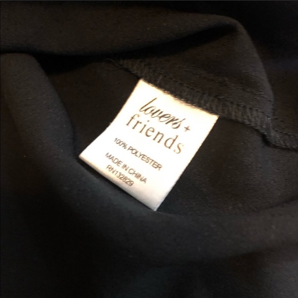 Lovers + Friends small black cold shoulder top - Picture 4 of 5